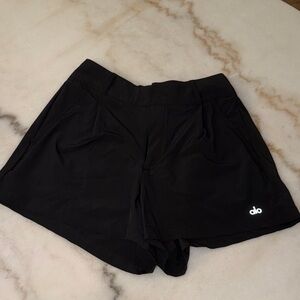 ALO Yoga Black Women's Trouser Athletic Shorts